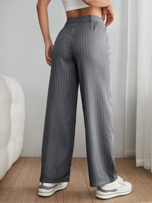 Striped Print Plicated Detail Pants