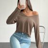 Fashionable Wavy Edge V-Neck Long-Sleeved T-Shirt Suitable For Autumn And Winter