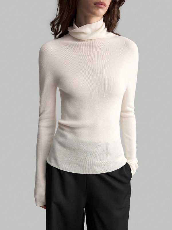 Cream-White Seamless Turtleneck Lightweight Knitted Wool Sweater Seamless Knitwear