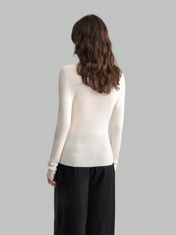 Cream-White Seamless Turtleneck Lightweight Knitted Wool Sweater Seamless Knitwear